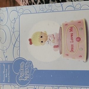 Jesus loves me snow globe